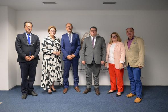 Personengruppe beim Symposium in Skopje